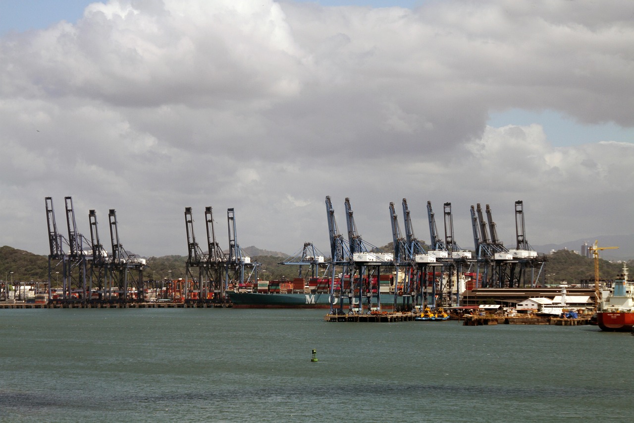 Panama Canal to add transit slot on 15 Oct, immediately raise draft restrictions to 49 feet