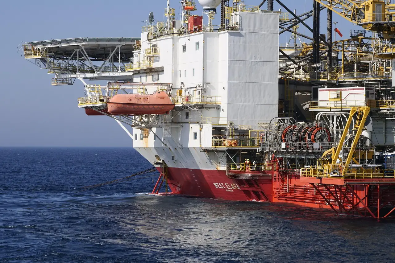 India’s shipping bill edges closer to $100 bn as West Asia conflict sends rates sky rocketing - ET Infra