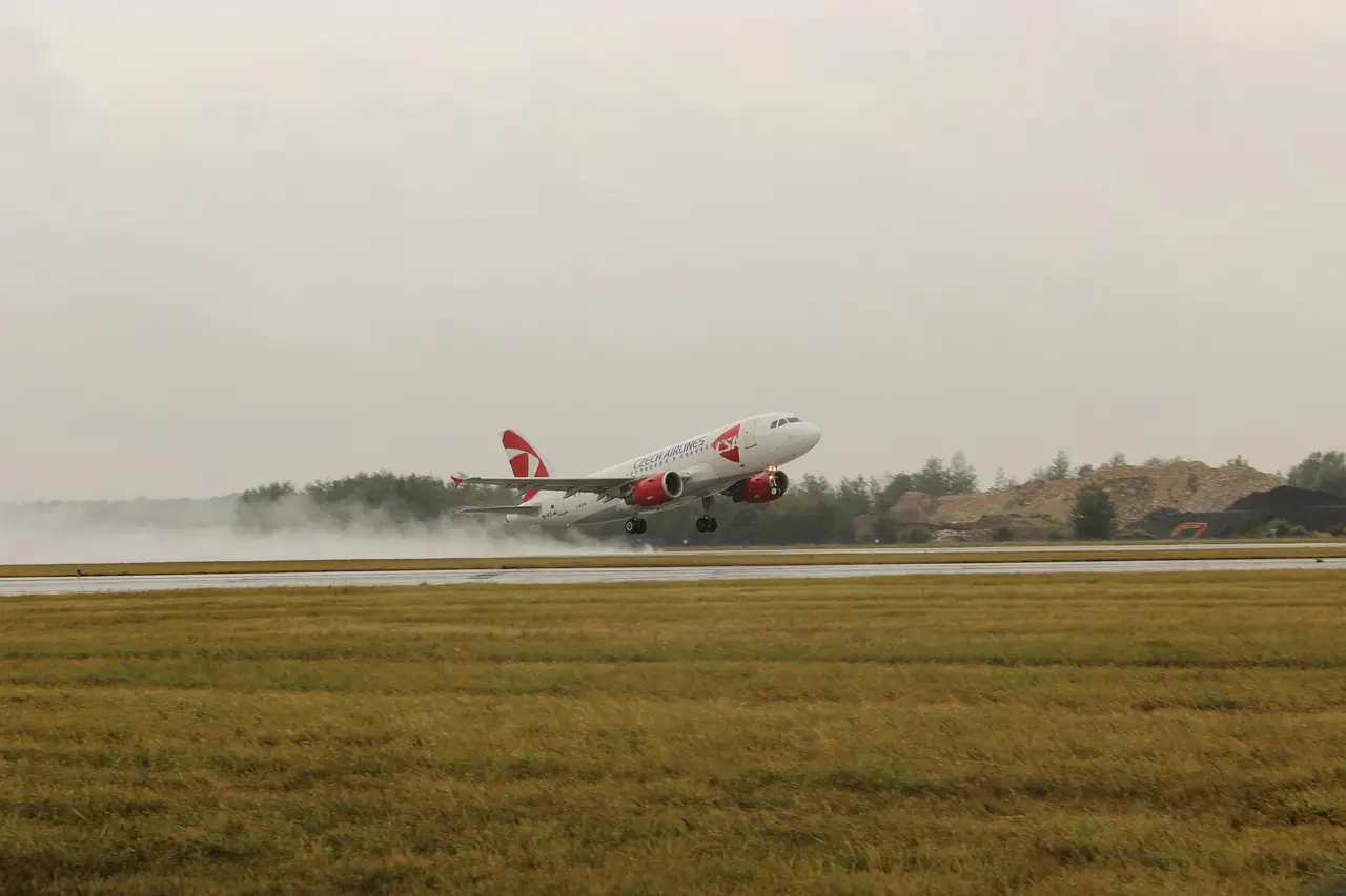 Airbus A350 freighter aircraft completes initial test flight - FreightWaves