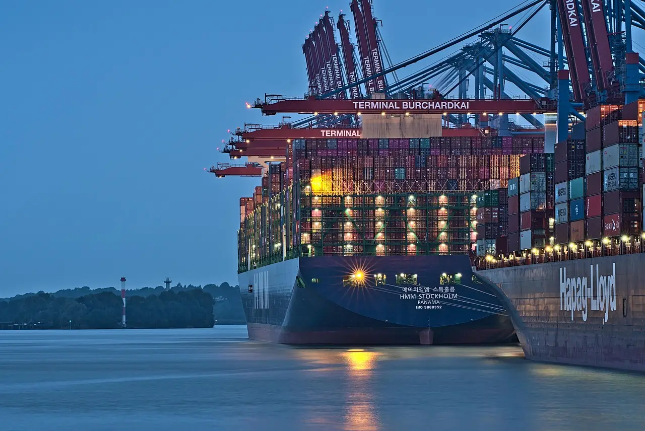 Global air cargo demand rises 4.4% as trade growth supports peak-season outlook - Bizcommunity