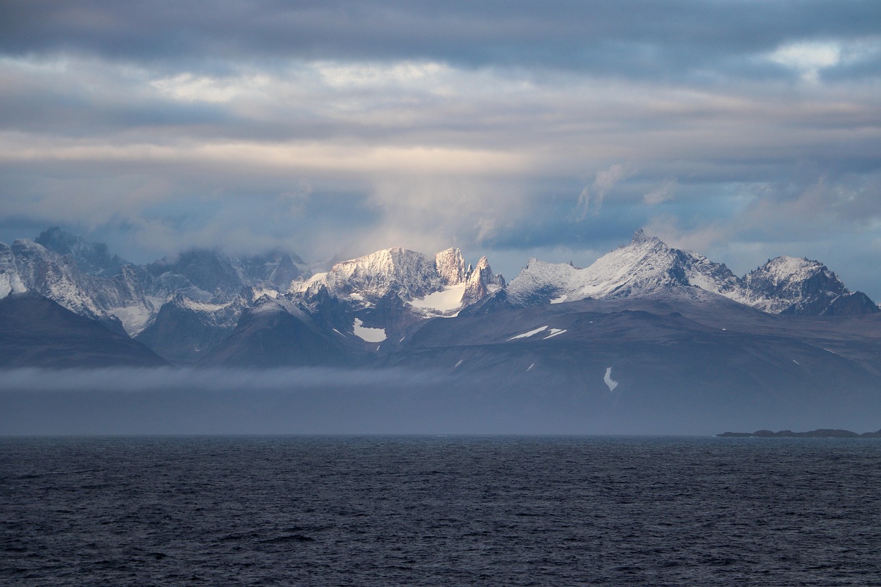 Ocean rates tick up to close the year as air peak fades – December 30, 2025 Update - Freightos
