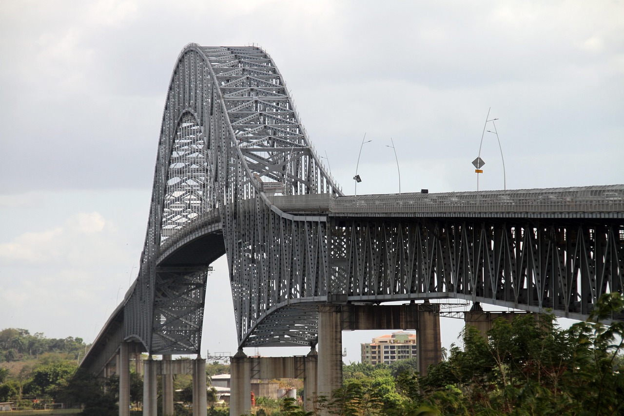 Panama Canal announces increase in draft and daily transit
